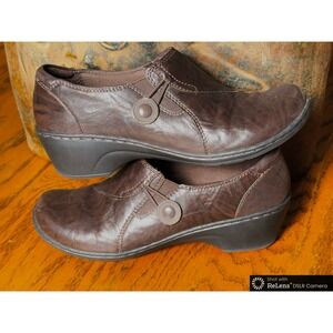 Clarks Artisan Brown Leather Slip-On Loafers - Women's 7.5 M -‎ Comfort Shoes